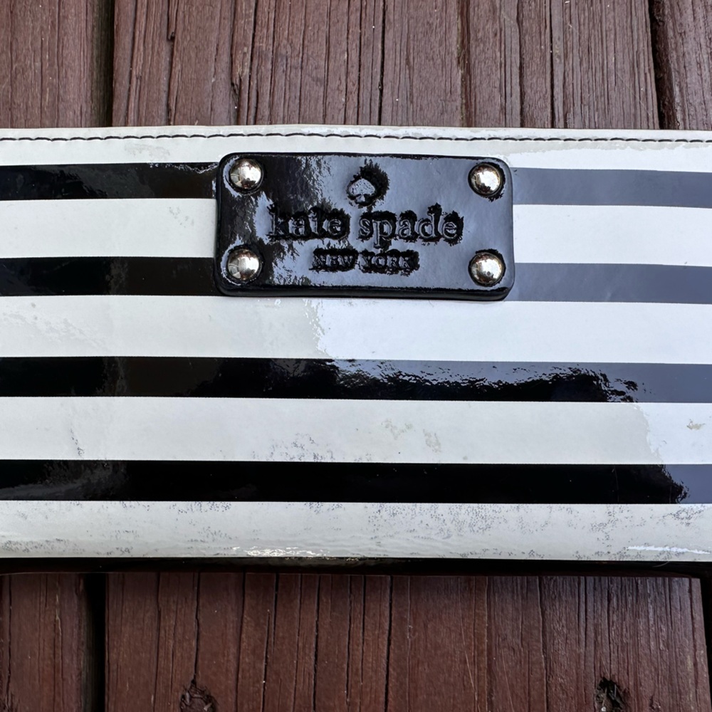 KATE SPADE striped wallet